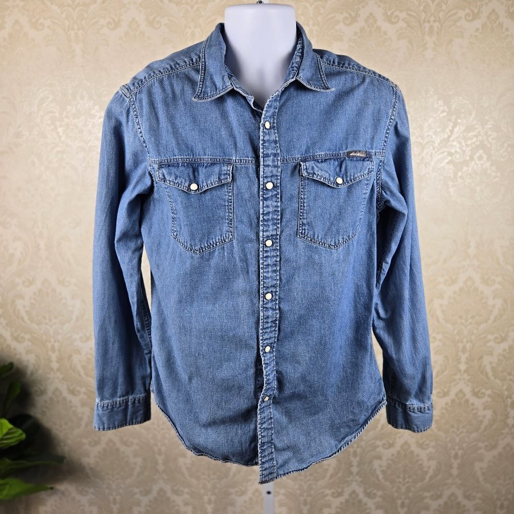 Eddie Bauer Size Medium Denim Chambray Snap Front Shirt Long Sleeve 100% Cotton